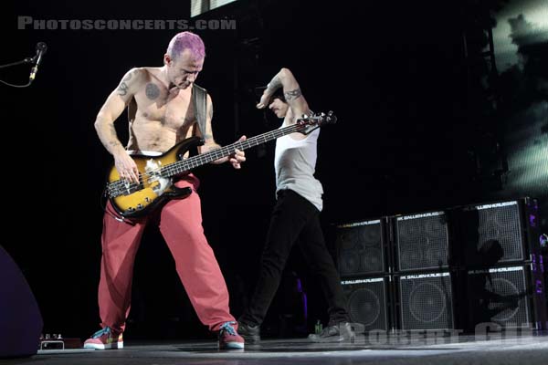 RED HOT CHILI PEPPERS - 2011-10-19 - PARIS - Bercy